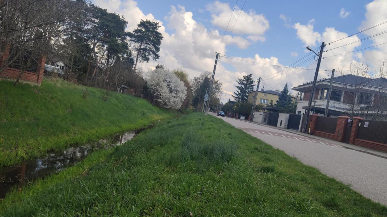 Апартаменты Dom Na Zaciszu Варшава Экстерьер фото